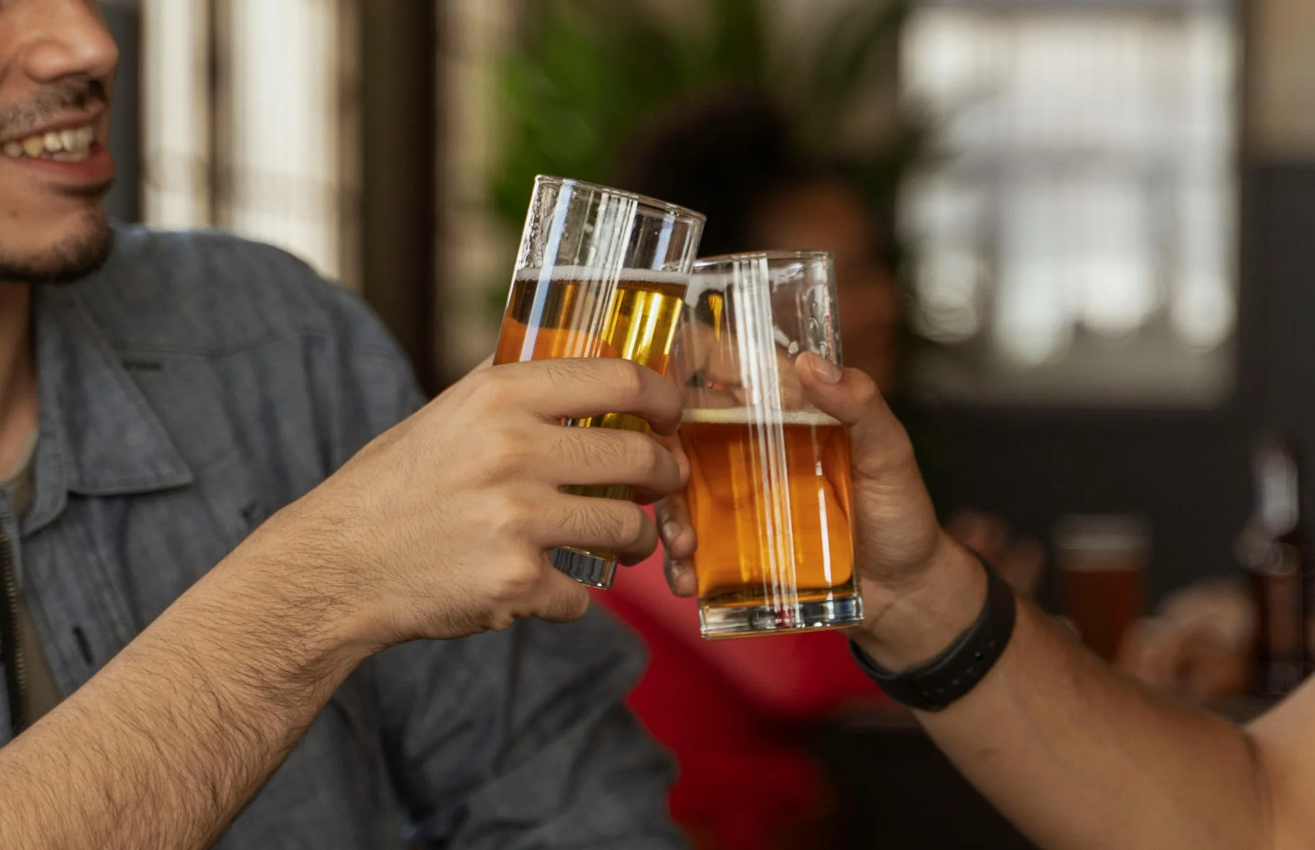Queda no consumo de gastronomia e bebidas acende alerta para empresários